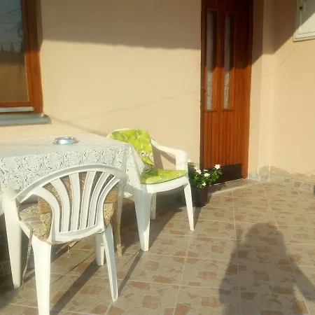 At Grandma's Fatima Gasthuis