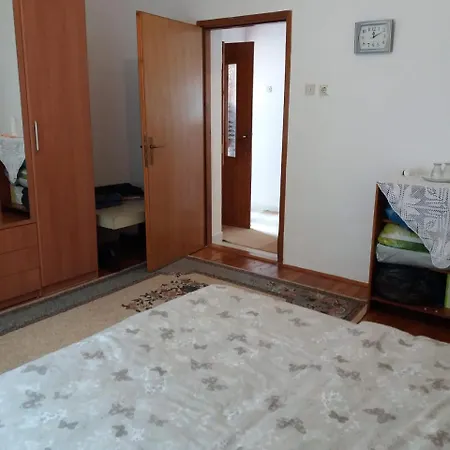 At Grandma's Fatima Gasthuis