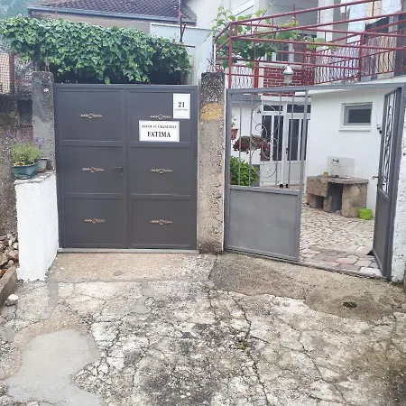 At Grandma's Fatima Gasthuis *