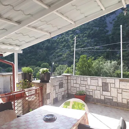 At Grandma's Fatima Gasthuis